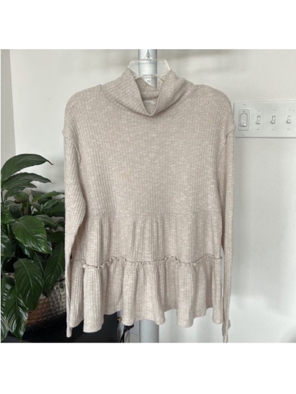 Anthropologie Eri + Ali Waffle Knit Babydoll Tiered Top/Shirt Sz M Beige